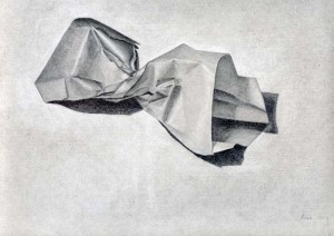 Bolsa de papel dibujada con lápiz de grafito sobre papel con base de carboncillo por Ana Miralles